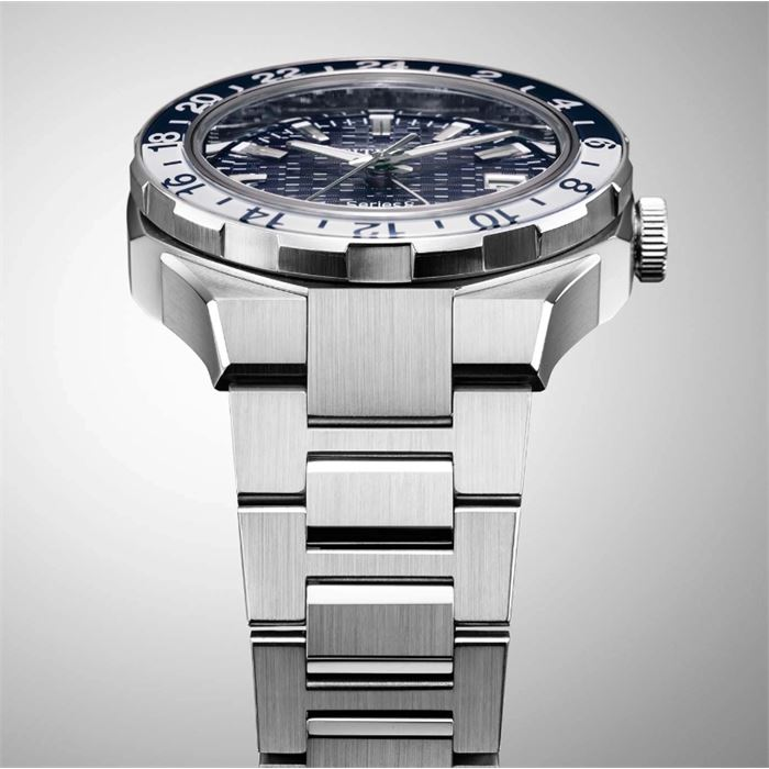 Citizen Series8 GMT NB6034-58L Erkek Kol Saati